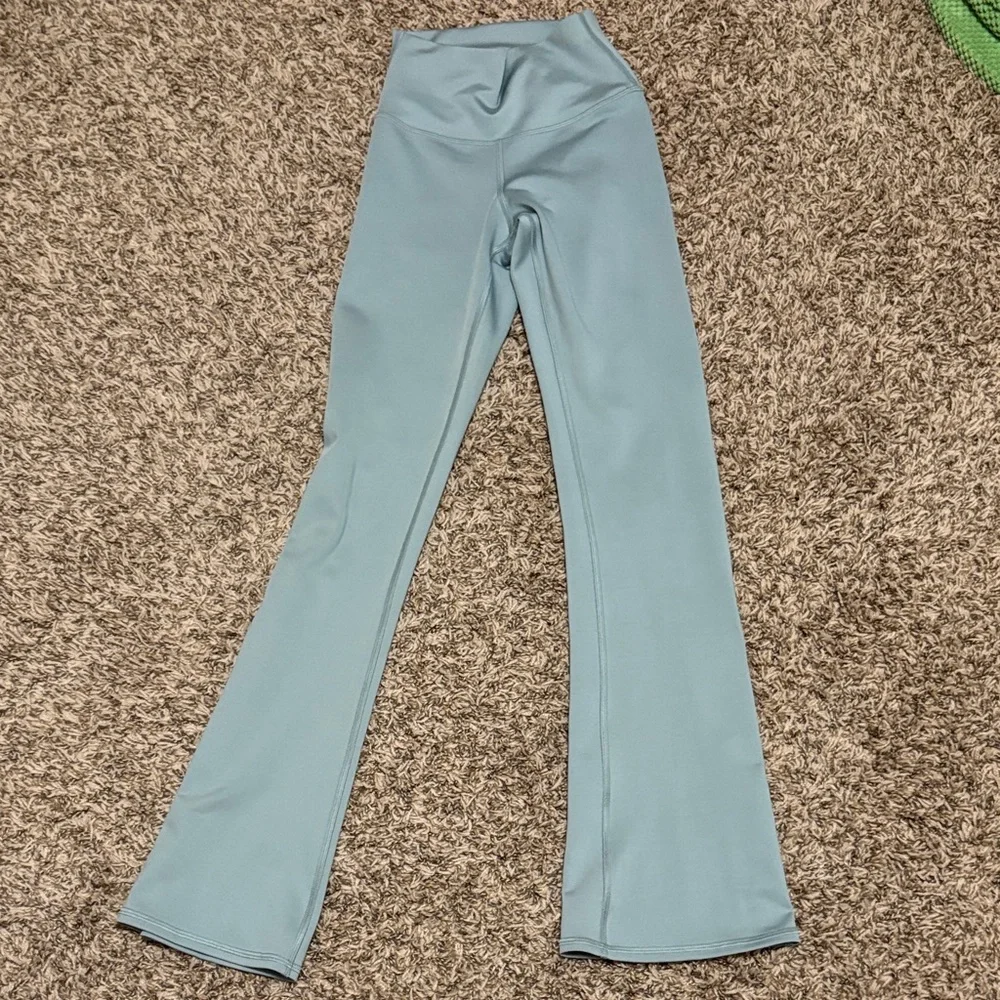 ALO Yoga Cosmic Grey Game Changer Airlift 7/8 length Flare Legging XXS NWOT 👽